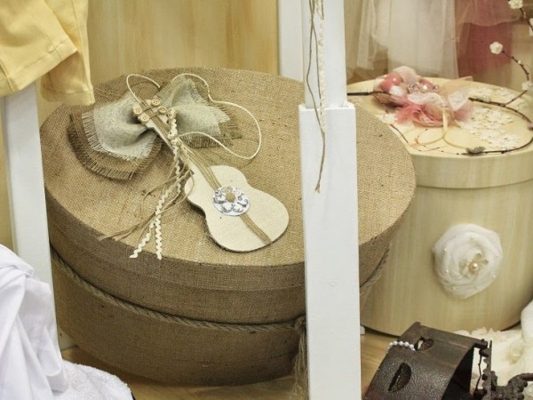 καπελιέρα χάρτινη